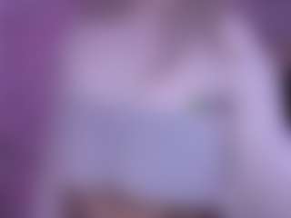 Live cam show with luna-berryy - Normal on CamClone