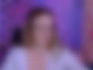 Live cam show with luna-berryy - Green Eyes on WildCum