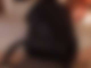 Live cam show with Samantha - Teen (18+) on AdultVida.com