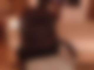 Live cam show with Samantha - Facial Piercings on AdultVida.com