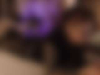Live cam show with Samantha - Facial Piercings on CamSodaAdn