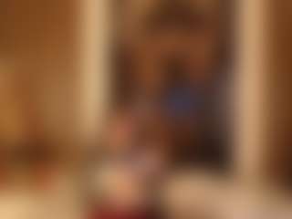 Live cam show with Samantha - Hairy Pussy on StripNow