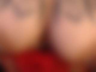 Live cam show with Samantha - Nipple Piercings on CamClone