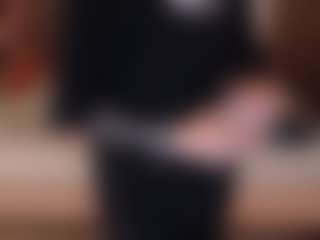 Live cam show with Samantha - Wet on Milfs Live