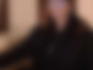 Live cam show with Samantha - Athletic on Streamer API