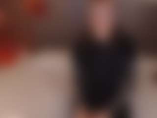 Live cam show with Samantha - Hairy Pussy MILF on Dare Cams