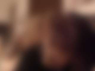 Samantha MILF webcam performer live streaming