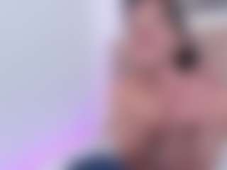 Live cam show with Thaliaa-parkerr - Facial on Camsoda
