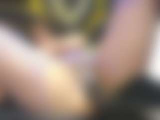 Live cam show with yaya-21 - Moaning on Camsoda