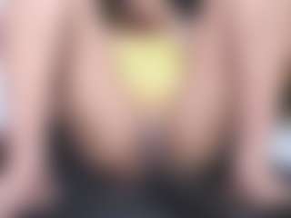 yaya-21's Live Sex Cam Show