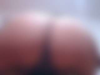 yaya-21's Live Sex Cam Show