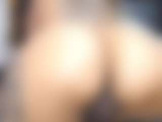 yaya-21's Live Sex Cam Show