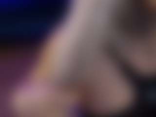 Live cam show with blondie-muller - Flashing on Latina Girls