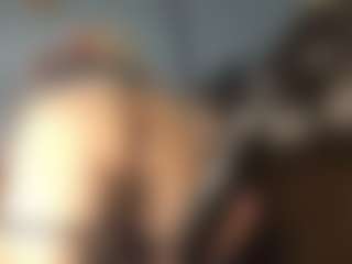 Live cam show with SandraSa - Flat Chested on StripNow