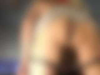 Live cam show with SandraSa - Tease on Camsoda