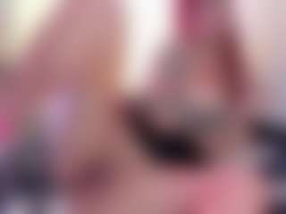 Live cam show with BrunnaMoore - Thin on Camiplay Live