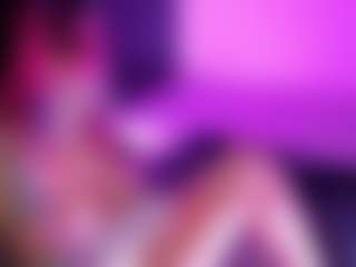 Live cam show with BrunnaMoore - HD Curvy on CamSextacy