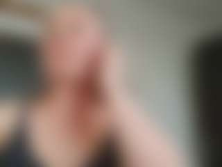 Live cam show with EdithManning - Shower on Soda Cam