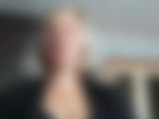 Live cam show with EdithManning - Shower on Pornisteam.com