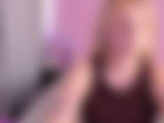 Live cam show with FluffyMonica - Petite on Dare Cams