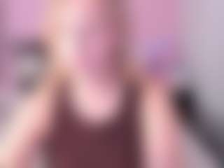 Live cam show with FluffyMonica - Oil on Camsoda