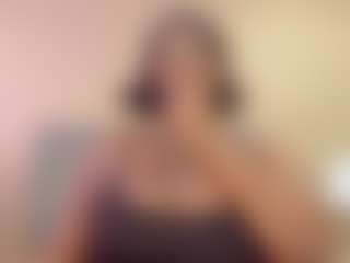 Live cam show with BetsyBennet - Ebony on Camversity | colombia