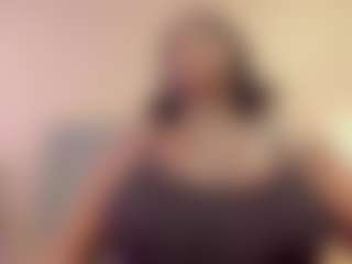 Live cam show with BetsyBennet - Ebony on Camsoda | colombia