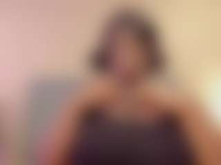 Live cam show with BetsyBennet - Black on Camsoda