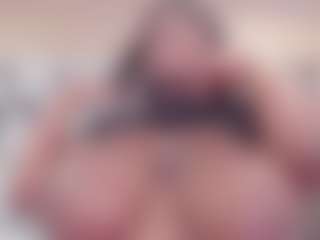 Live cam show with BetsyBennet - Public Big Tits on camtv