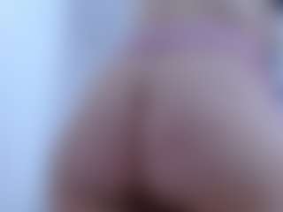 isabel-24's Live Sex Cam Show