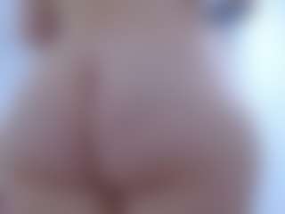 isabel-24's Live Sex Cam Show