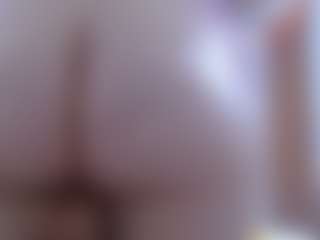 isabel-24's Live Sex Cam Show