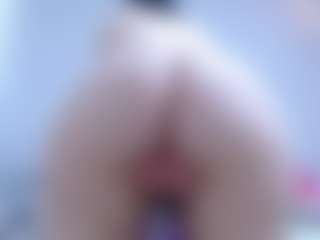 isabel-24's Live Sex Cam Show