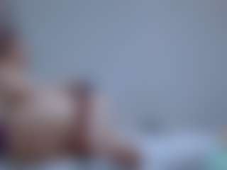 isabel-24's Live Sex Cam Show