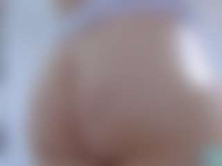 isabel-24's Live Sex Cam Show