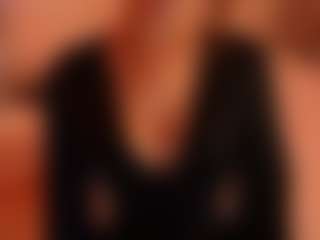 Live cam show with LilyCollins18 - Body Massage on Cam Slut