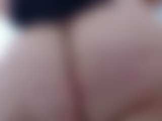 pamelaa-19's Live Sex Cam Show