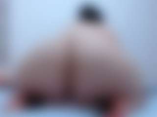 Live cam show with pamelaa-19 - Brown Eyes Blonde Hair on Camsoda