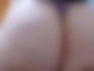 pamelaa-19's Live Sex Cam Show
