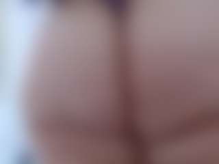 Live cam show with pamelaa-19 - Camel Toe on CamClone