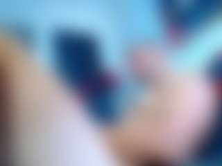 Live cam show with frezis19cm - Black Hair on Big Tits