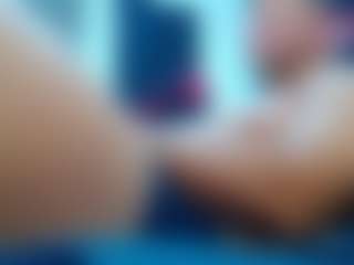 Live cam show with frezis19cm - Bedroom on SinfulBabes