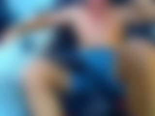 frezis19cm's Live Sex Cam Show