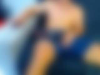 Live cam show with frezis19cm - Muscular on Mixed Magazine Live