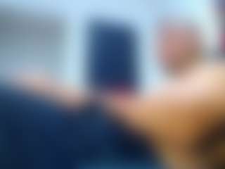 Live-Cam-Show mit frezis19cm - Big Balls auf Camsoda