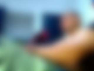 Live cam show with frezis19cm - Facial on CamClone