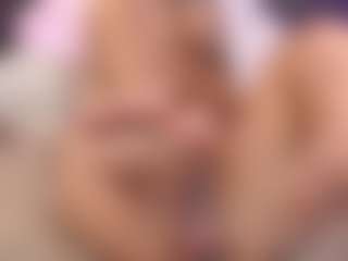 Show de câmera ao vivo com miaabrownn - Nipple Piercings no Camsoda