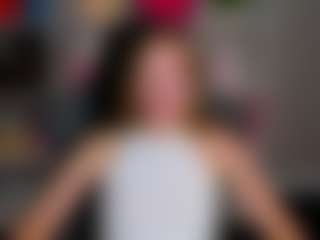 Live cam show with Nelly - New Blowjob on AdultVida.com