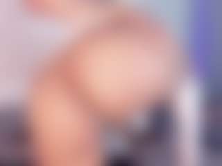 Bellahottestt's Live Sex Cam Show