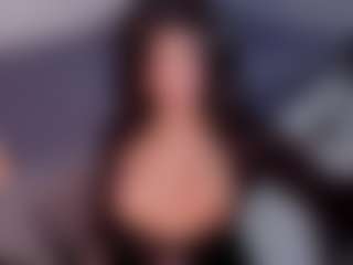 Bellahottestt's Live Sex Cam Show